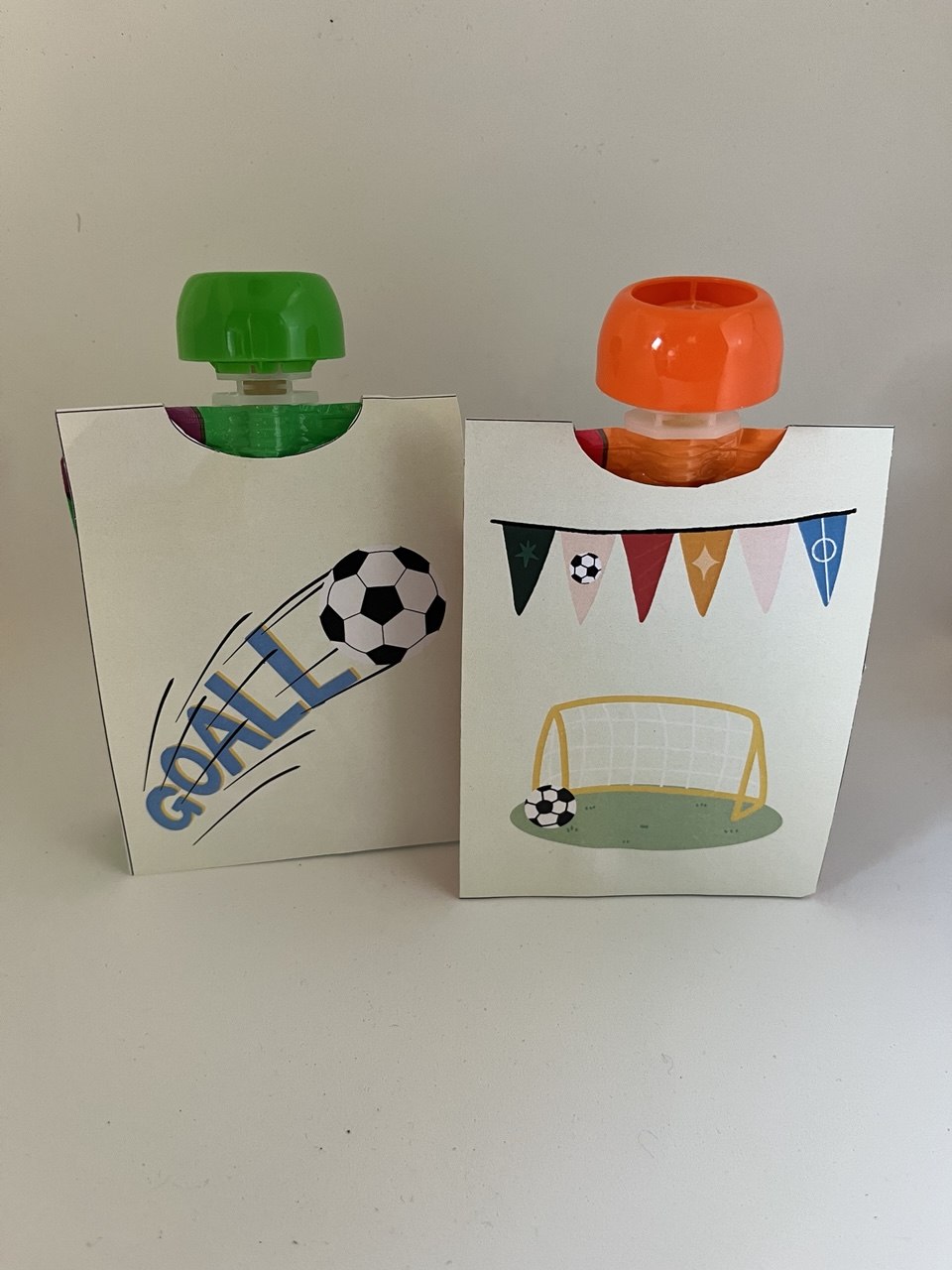 Knijpfruit traktatie template - Knijpfruitje wikkel (klein) - Voetbal
